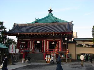 Temple at Ueno Park (Tokyo)